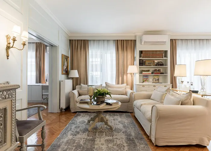 Etoile By Halu!, Chic In The Center * Салоники