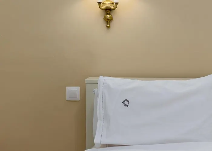 Etoile By Halu!, Chic In The Center