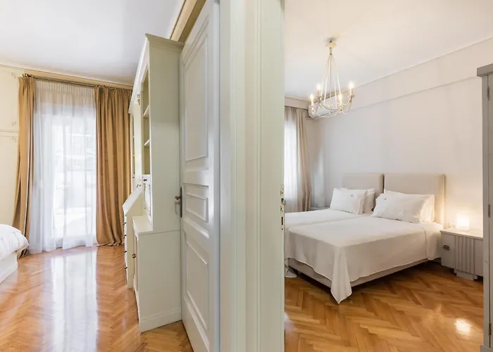 Etoile By Halu!, Chic In The Center * Салоники