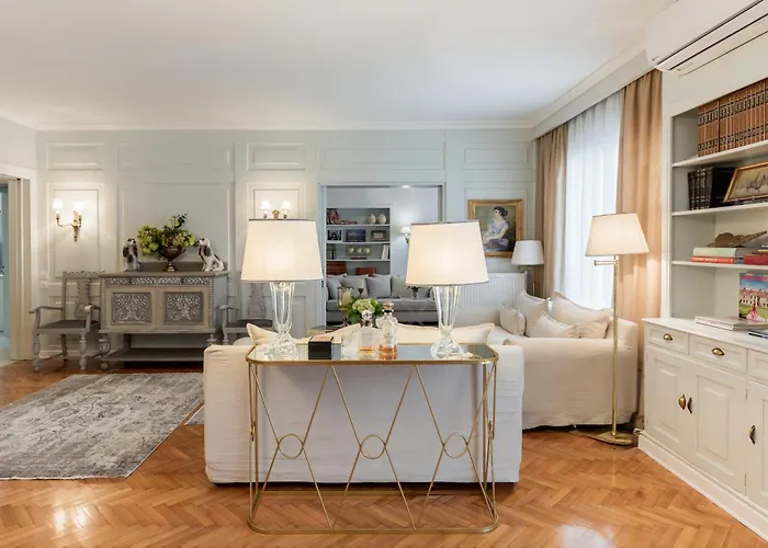 Etoile By Halu!, Chic In The Center * Салоники